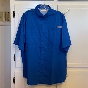 Size M Columbia PFG Short Sleeve Button Up